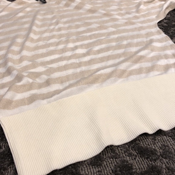 White House Black Market top - Picture 3 of 5